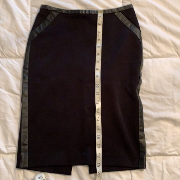 Black and faux leather skirt - Picture 3 of 5